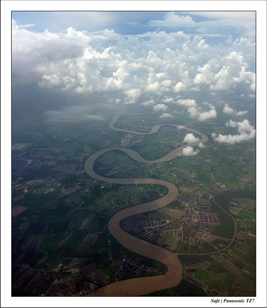 2011 - 08 - Dans les airs 21